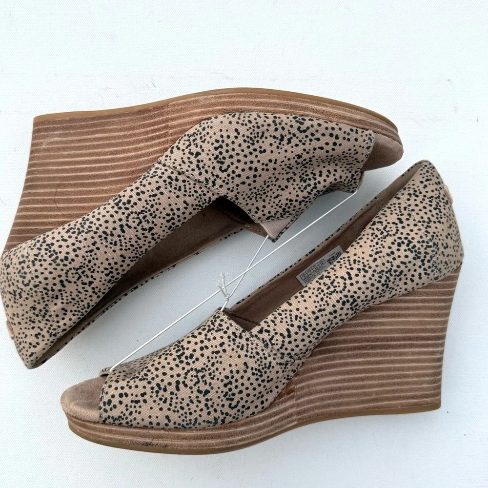 Toms Womens Shoes Tan Black Michelle Wedge Canvas Tiny Cheetah Print Size 9